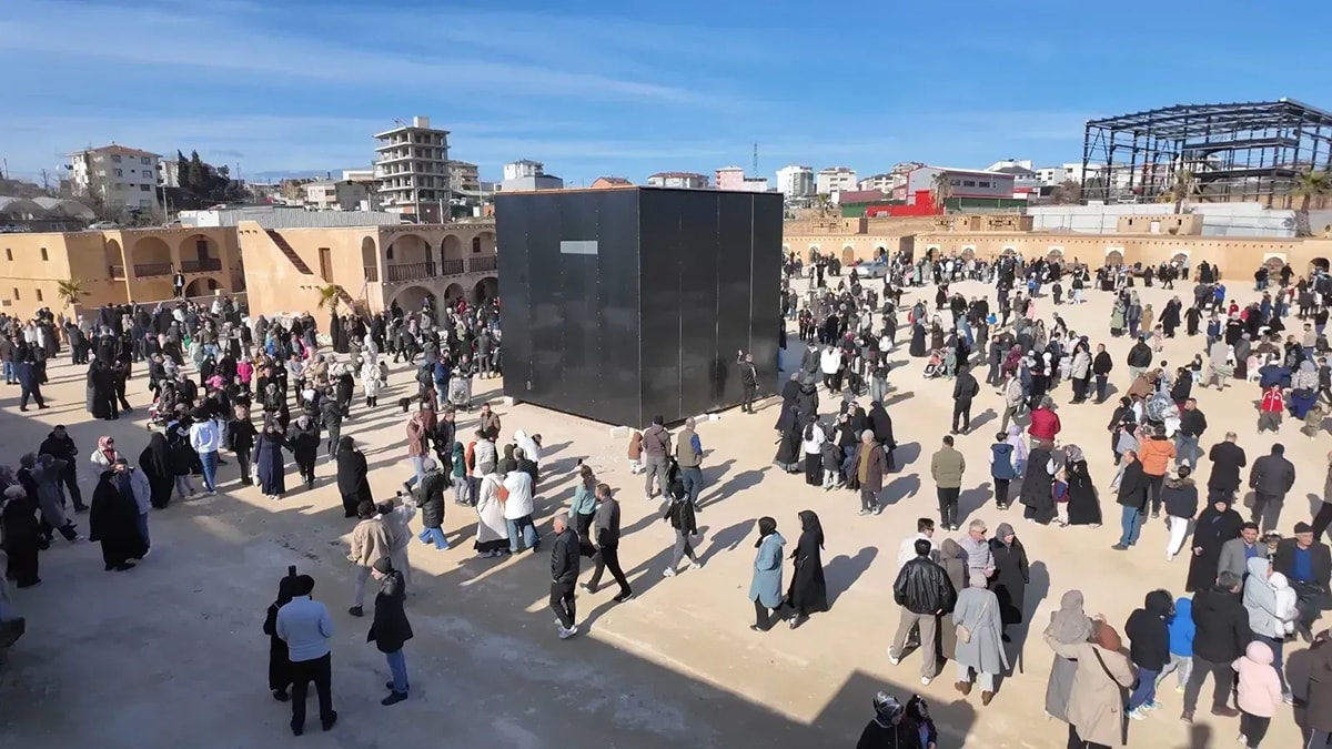 Çayırova'da Kabe maketi şaşkınlığı: Platoyu kutsal toprak sandılar