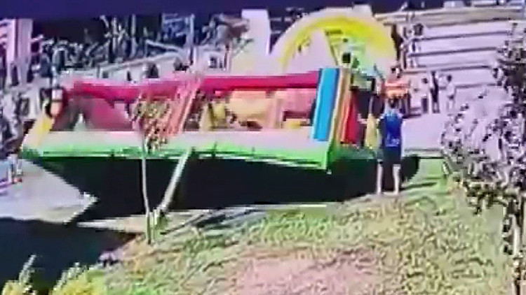 Çekmeköy'de Rüzgar Şişme Oyun Parkını Uçurdu: 3 Çocuk Yaralandı