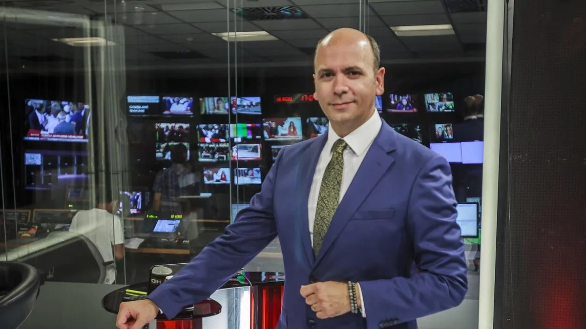 Cem Öğretir, Kim Milyoner Olmak İster'de sunucu koltuğunda