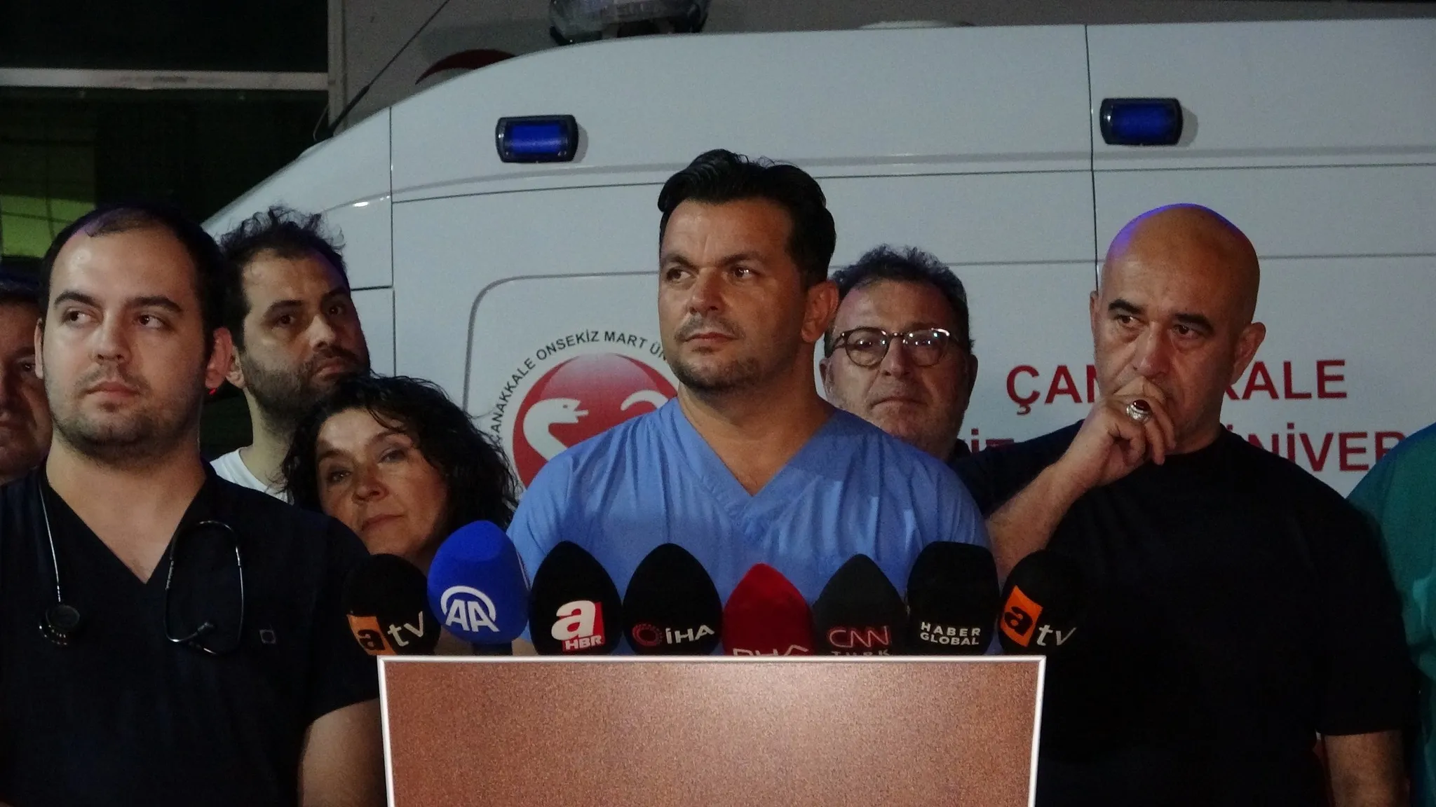 Cem Yılmaz Kalp Spazmı Geçirdi, Hastaneye Kaldırıldı; Anjiyo Başarılı