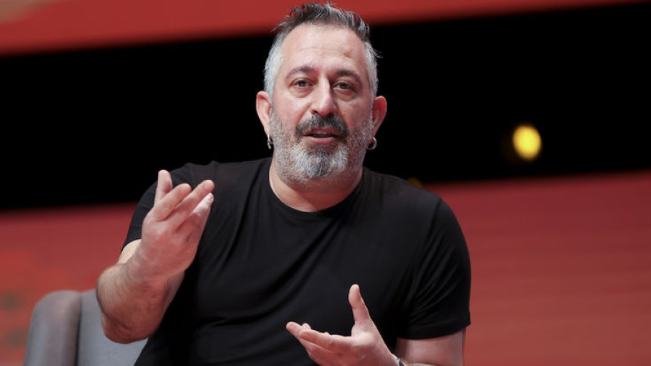 Cem Yılmaz'ın Yeni İmajı Tartışma Yarattı