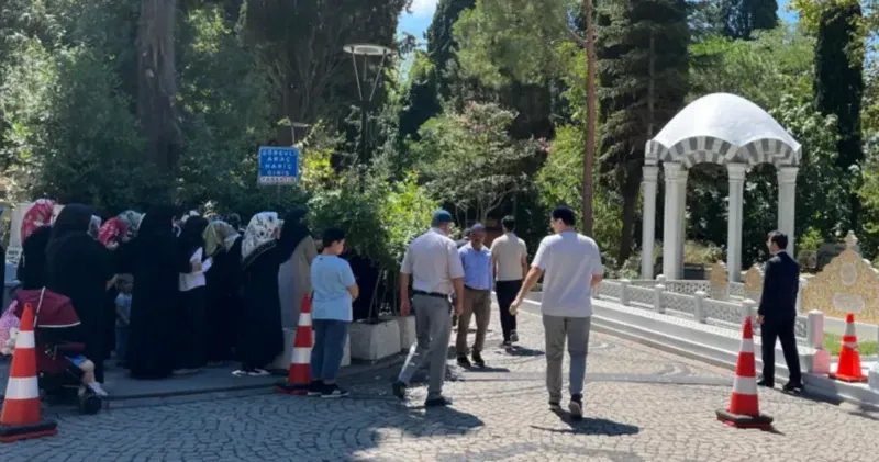 Cemaat Lideri Denizolgun Anma Töreninde Buluştu