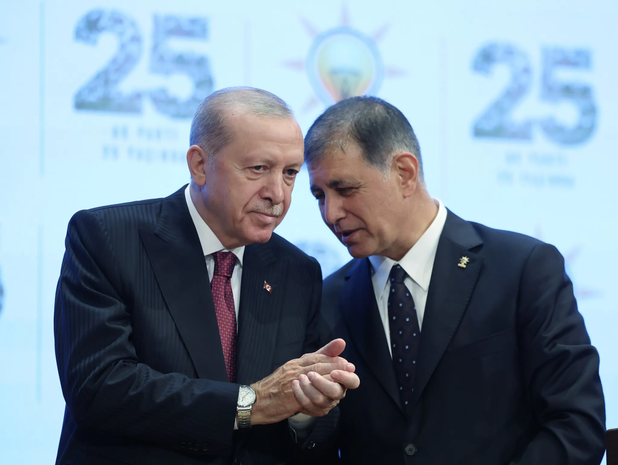 Cemil Tugay'ın AK Parti'ye katılması İzmir'de umut oldu