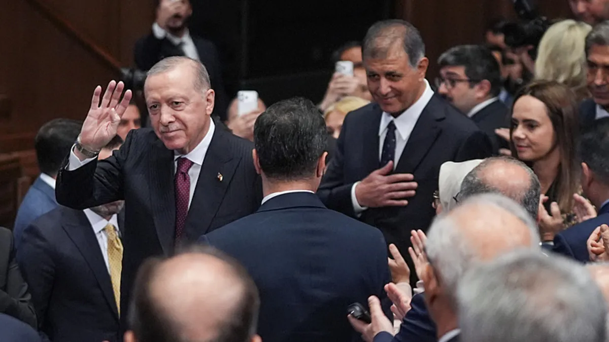 Cemil Tugay AK Parti'ye katıldı: İzmirliler'den tam destek