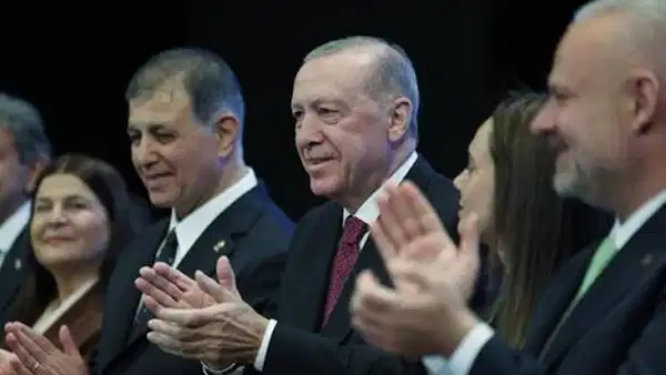 Cemil Tugay, AKP'ye geçiş sürecini anlattı: 'Keşke gelsen de uyumlu çalışsak