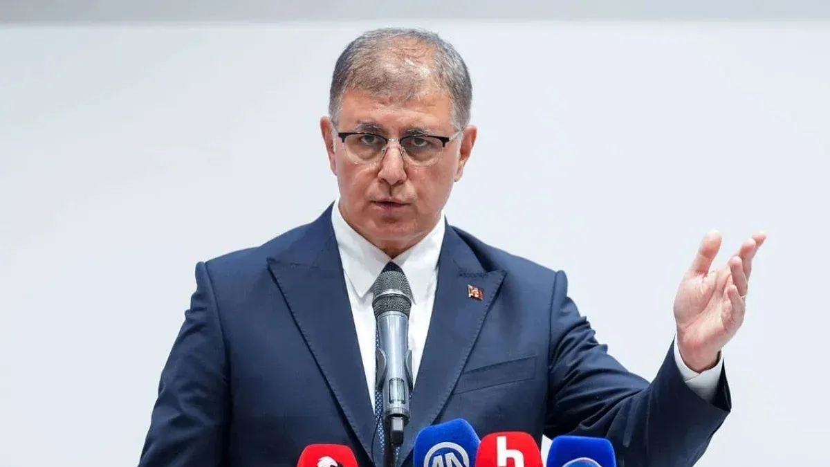 Cemil Tugay CHP'den istifa etti, bağımsız kalacak