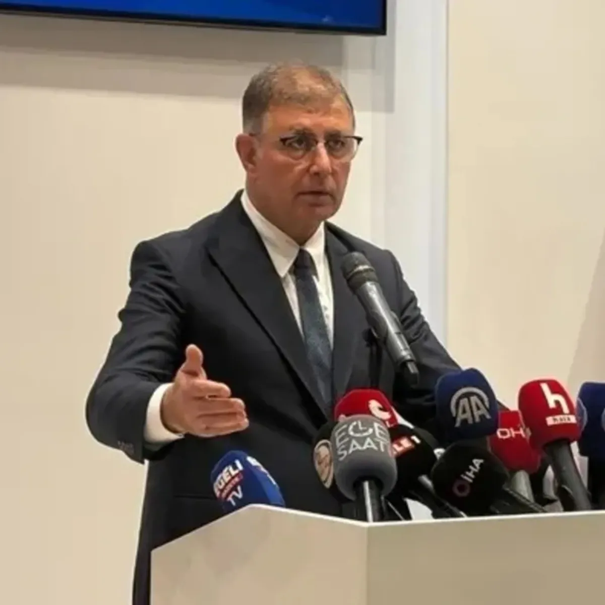Cemil Tugay, CHP'den istifa etti: 'Mutlak Butlan'a tepki