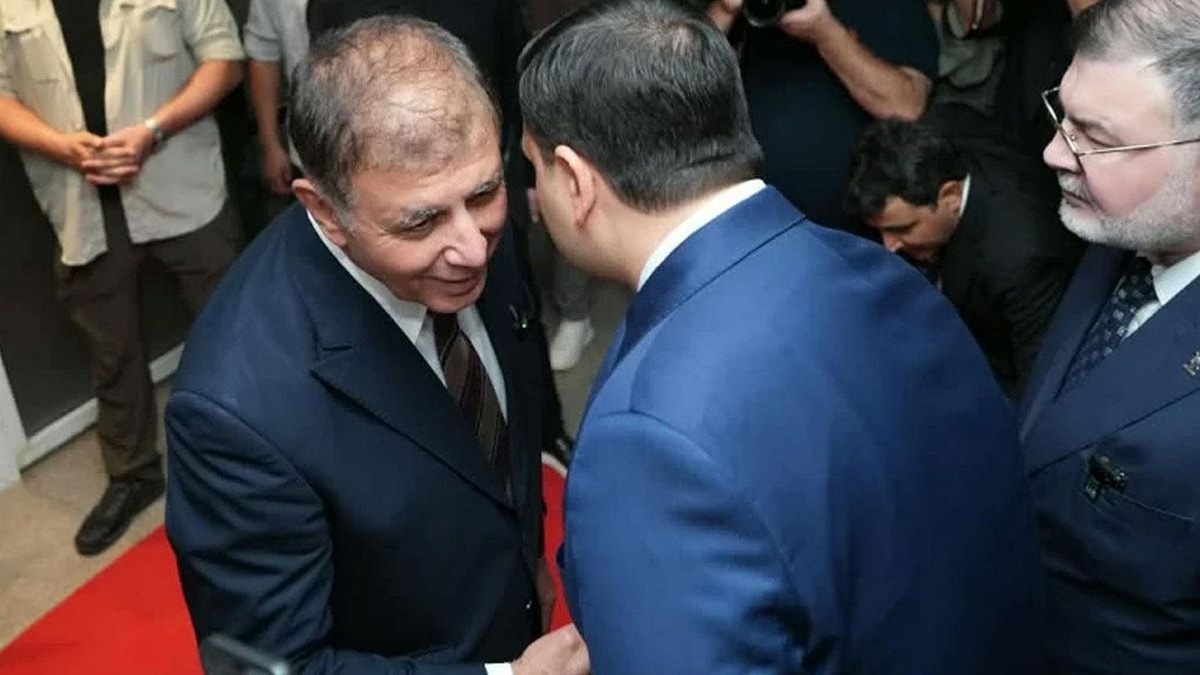 Cemil Tugay, Nâzım Hikmet Sergisinde AKP'li İsmi Kapıda Karşıladı