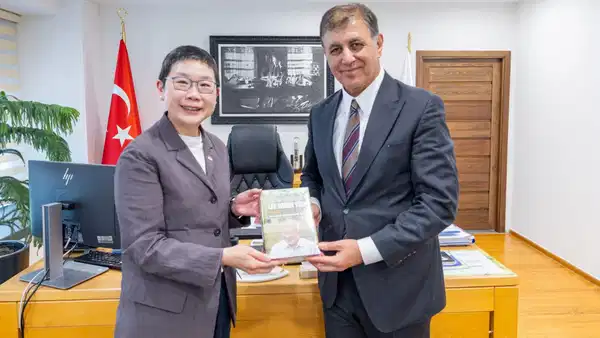 Cemil Tugay'dan Singapur'a İEF ve EXPO 2027 İzmir daveti