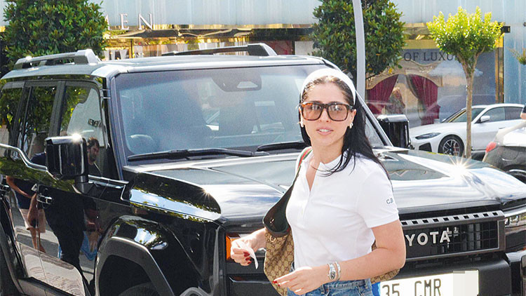 Cemre Baysel'in Milyonluk Jeep'ine Özel Plaka Tepki Çekti