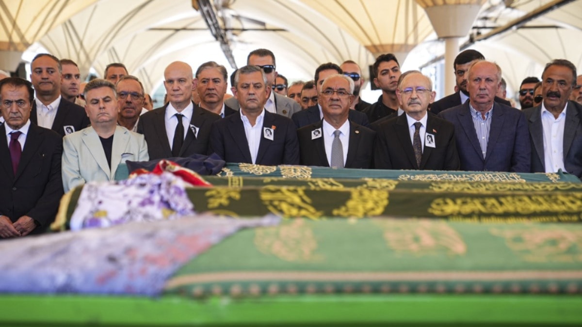 TBMM'de Cenaze Töreninde Soğuk Tokalaşma Krizine Yol Açtı