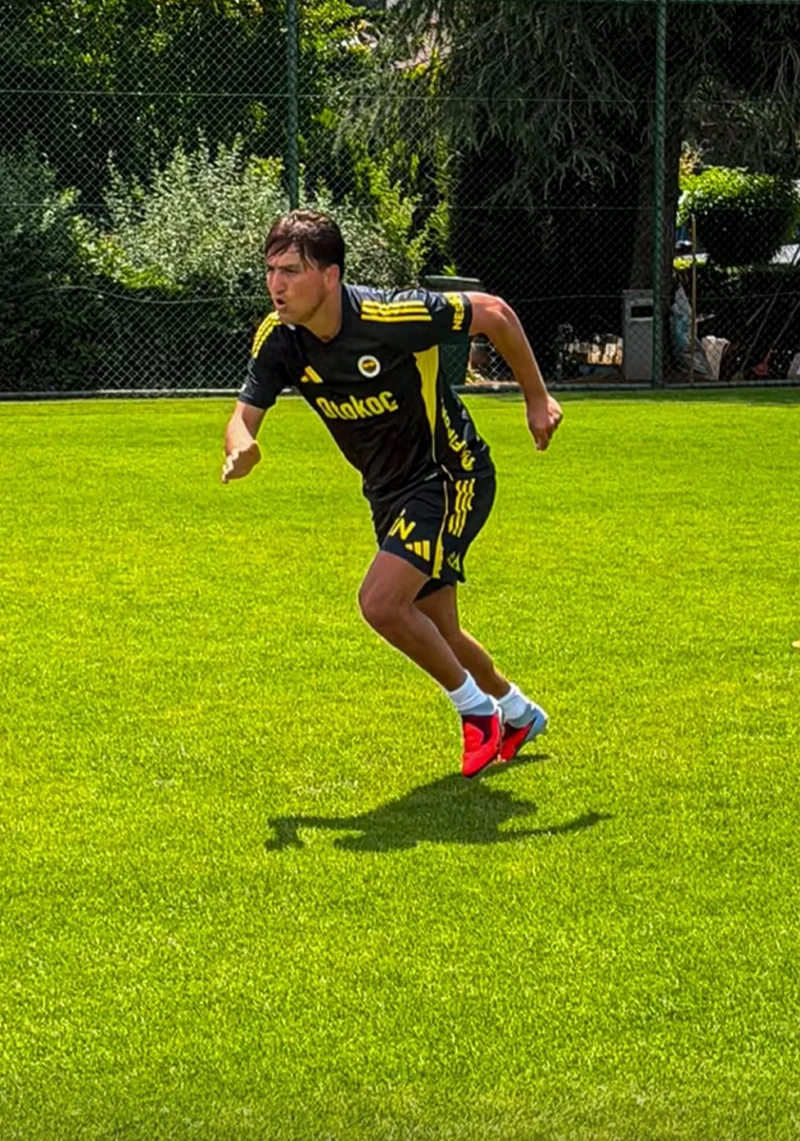Cengiz Ünder Fenerbahçe'ye döndü, bireysel antrenmana başladı