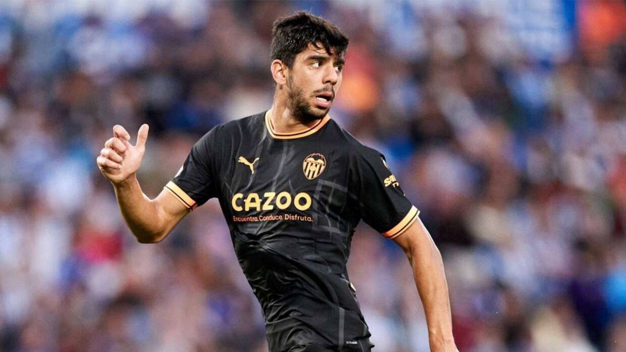 Cenk Özkacar: Trabzonspor'un Yeni Stoperi Kimdir