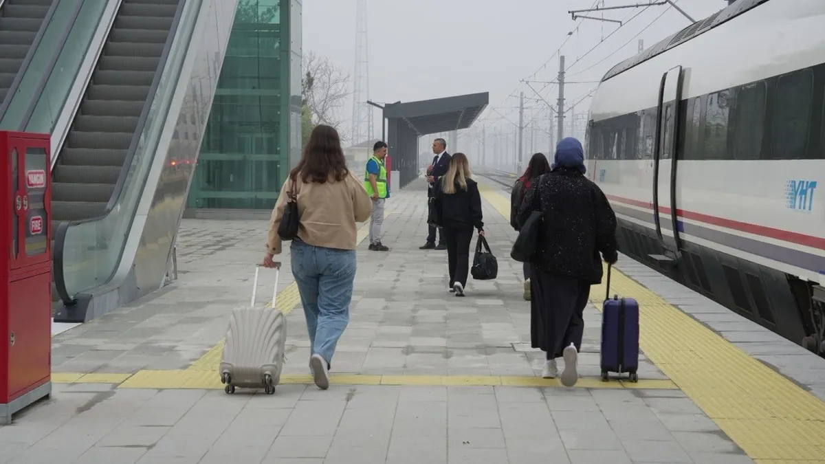 Çerkezköy-Edirne Hızlı Treni 54 Dakikaya İndi