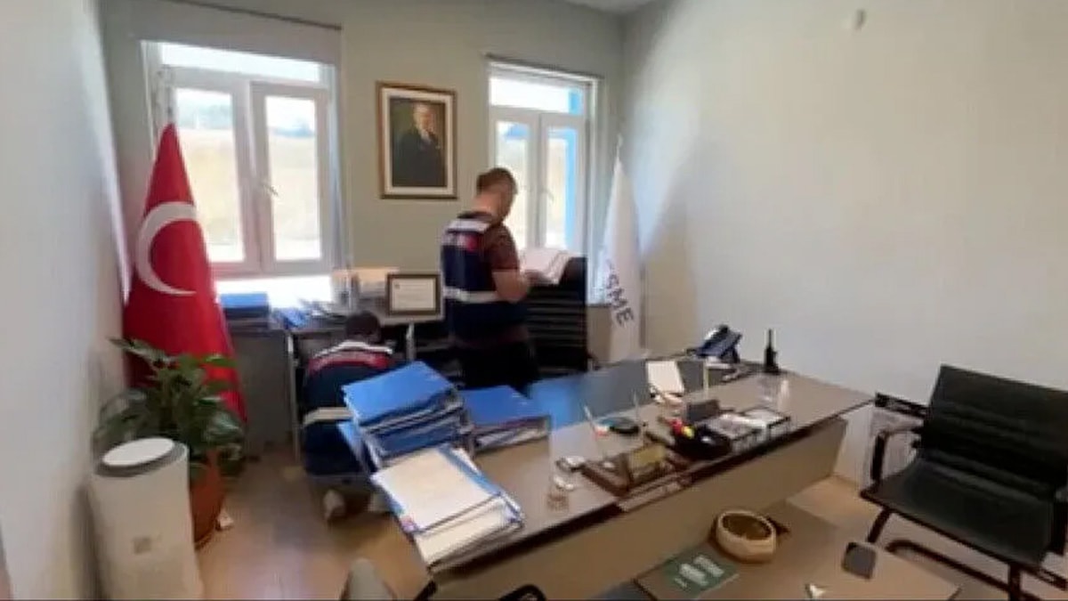 Çeşme Belediyesi Soruşturmasında 12 Şüpheli Adliyeye Sevk Edildi