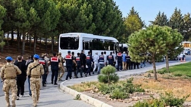 Çeşme Belediyesi'ne Yönelik Soruşturmada 10 Kişi Tutuklandı