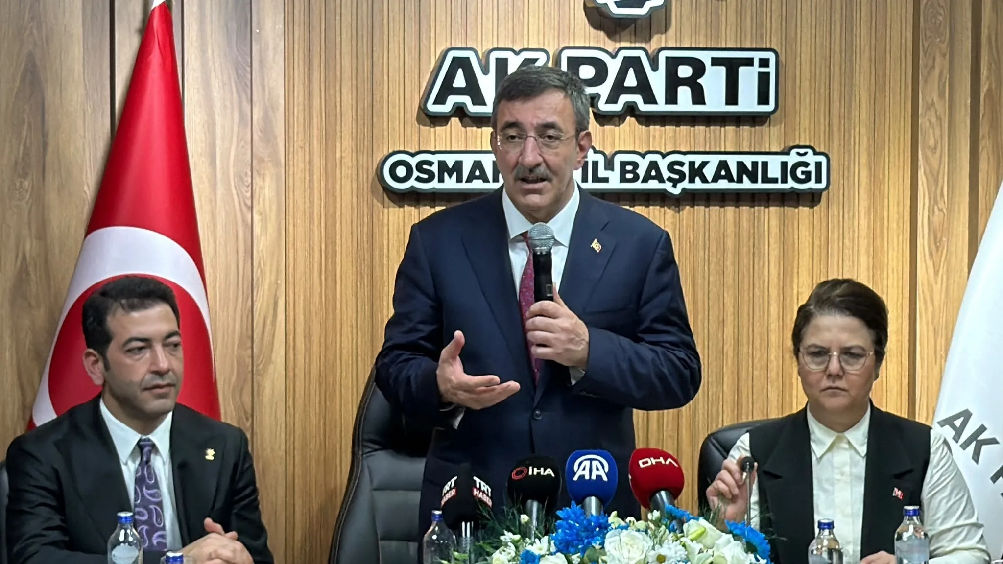 Cevdet Yılmaz: Enflasyon Birinci Önceliğimiz, Siyasi İstikrar Güçlü