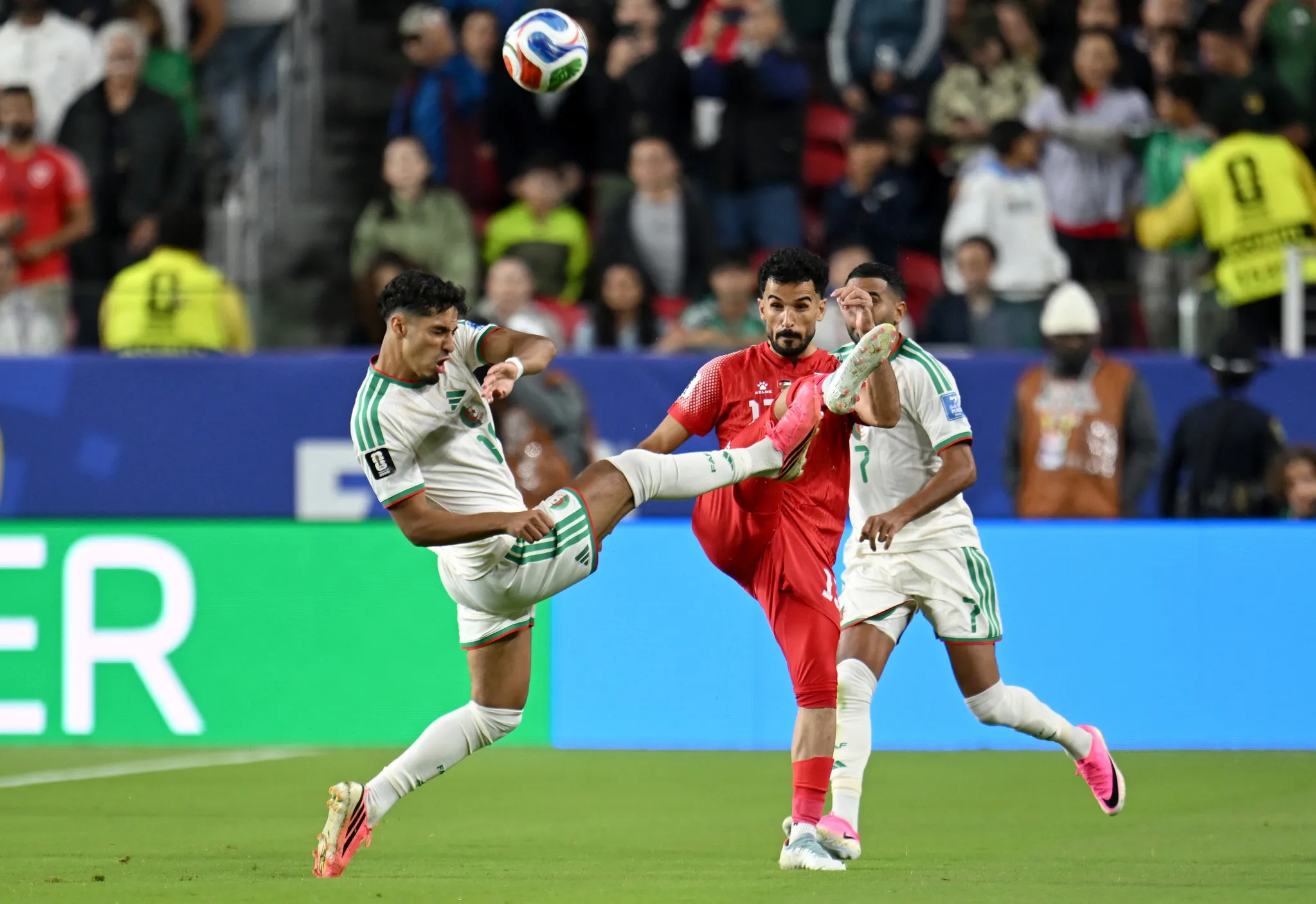 Cezayir ve Avusturya 3-3 Berabere Kalarak Son 32'ye Yükseldi