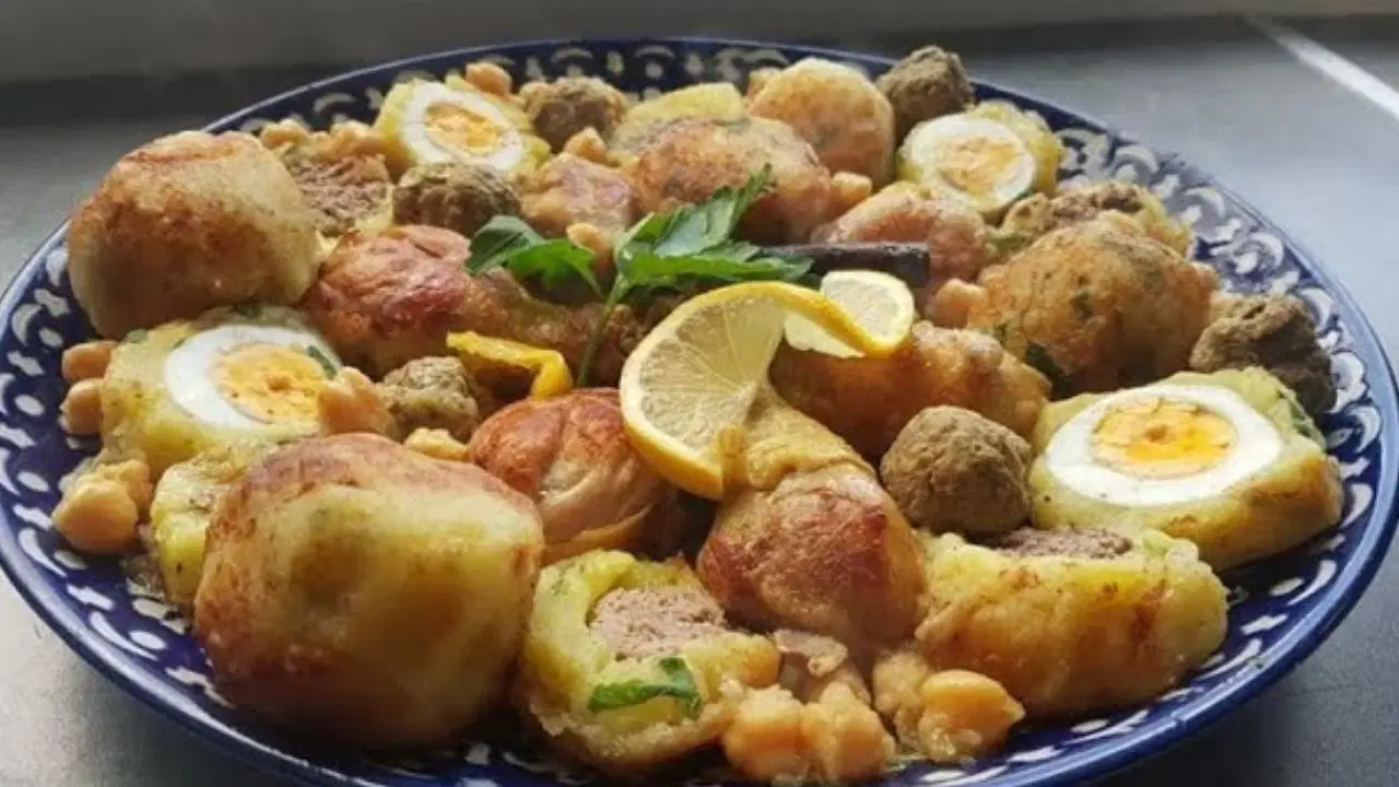 Cezayir'in Saray Yemeği Tajine el Khokh: Patatesten Şeftali Sanatı