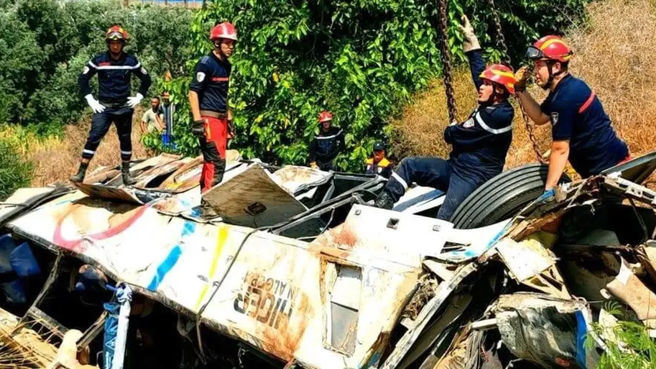 Cezayir'de Otobüs Kazası: 25 Ölü, 44 Yaralı