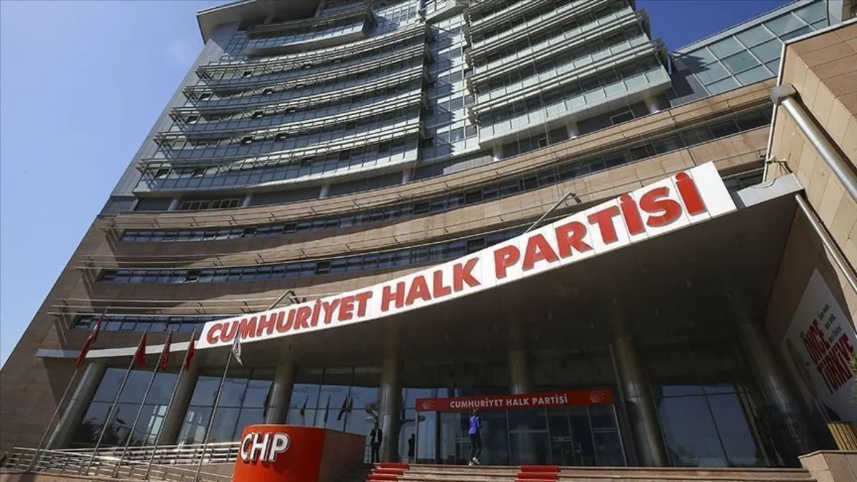 CHP'de Antalya ve Kayseri il başkanları görevden alındı