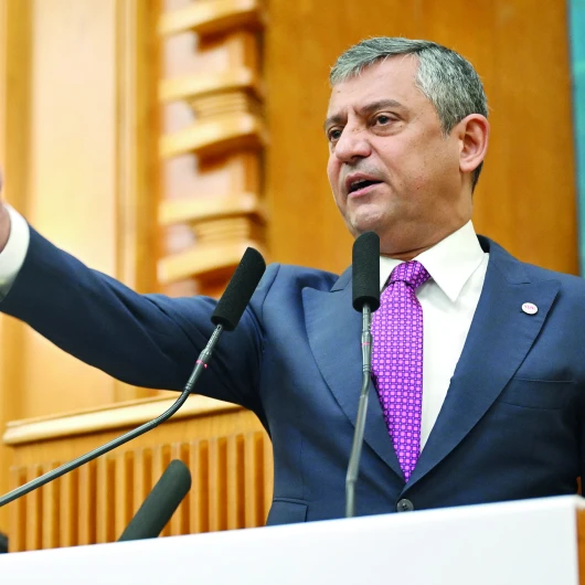CHP'nin Avrupa Konseyi Hamlesi: Özgür Özel'den Fezlekelere Karşı Stratejik Adım