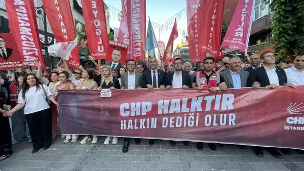 CHP Bayrampaşa'da 'Geçim, Özgürlük, Adalet, Seçim' yürüyüşü düzenledi