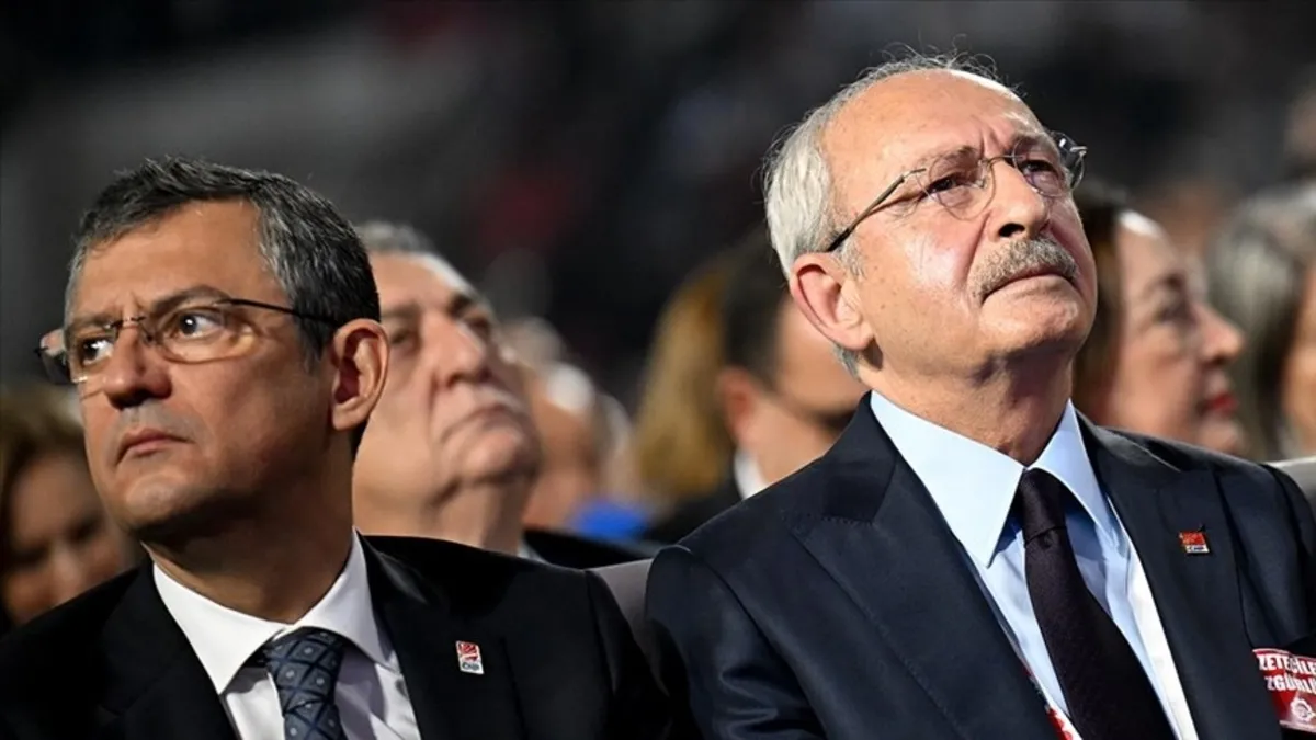 CHP Bursa'da 1999'a Döndü: 6 İlçe Belediyesi de Yeni Parti'ye Geçti
