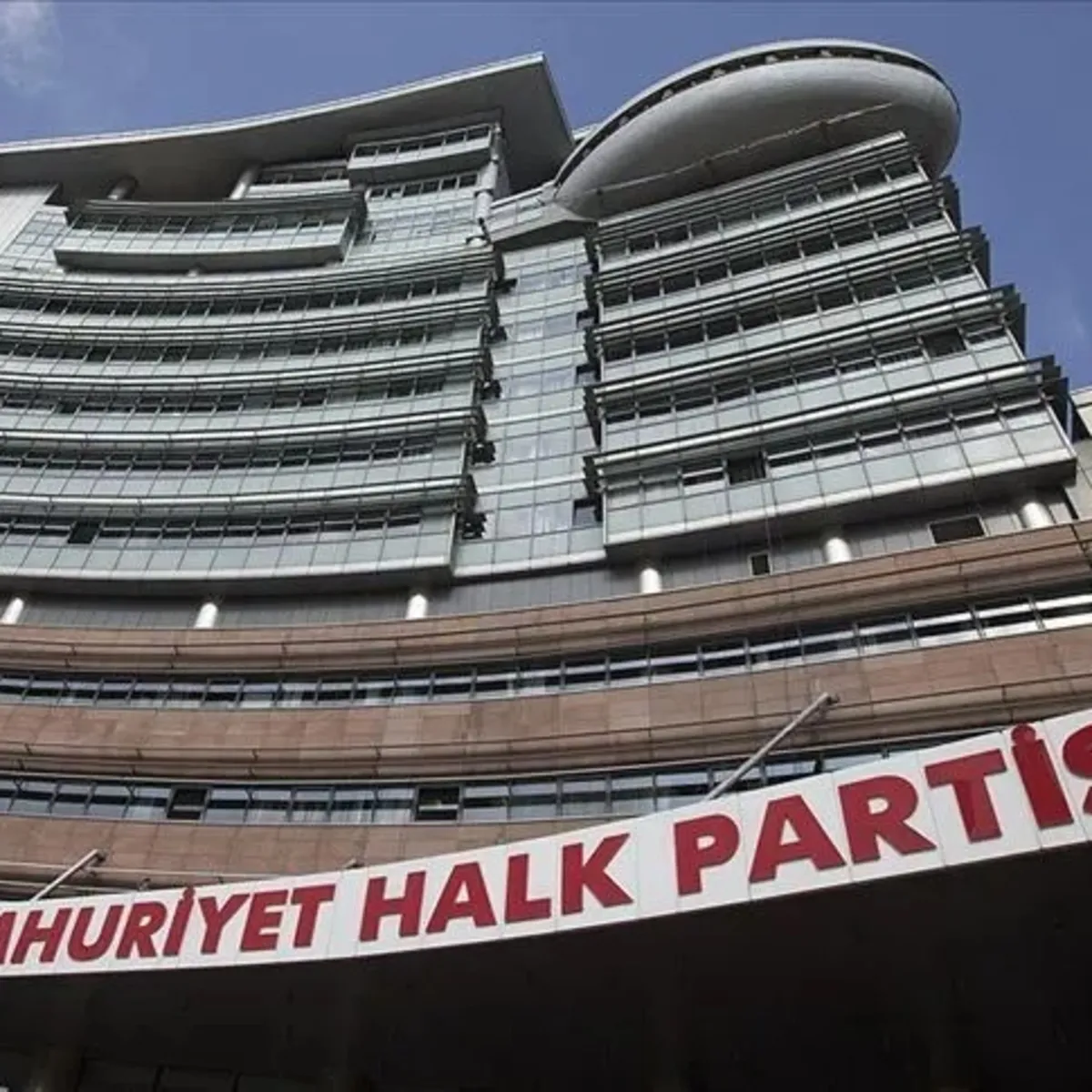 CHP'de Büyük İstifa Dalgası: İstanbul İl Başkanı ve 36 İlçe Başkanı Görevini Bıraktı