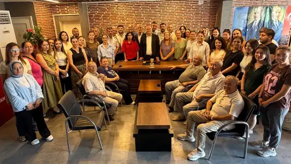 CHP Ceyhan'da 46 Yönetici İstifa Etti, YENİ Parti'ye Katılıyor