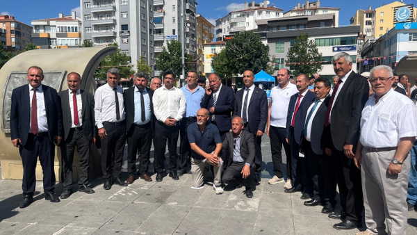 CHP Çorum'da Büyük İstifa: İl Örgütü ve İki Belediye Başkanı YENİ Parti'ye Geçti
