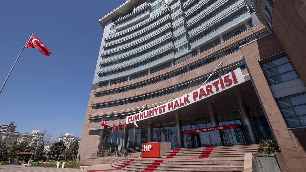 CHP'de büyük ayrılık: 91 vekil Yeni Parti'ye geçti, 44 vekil kaldı