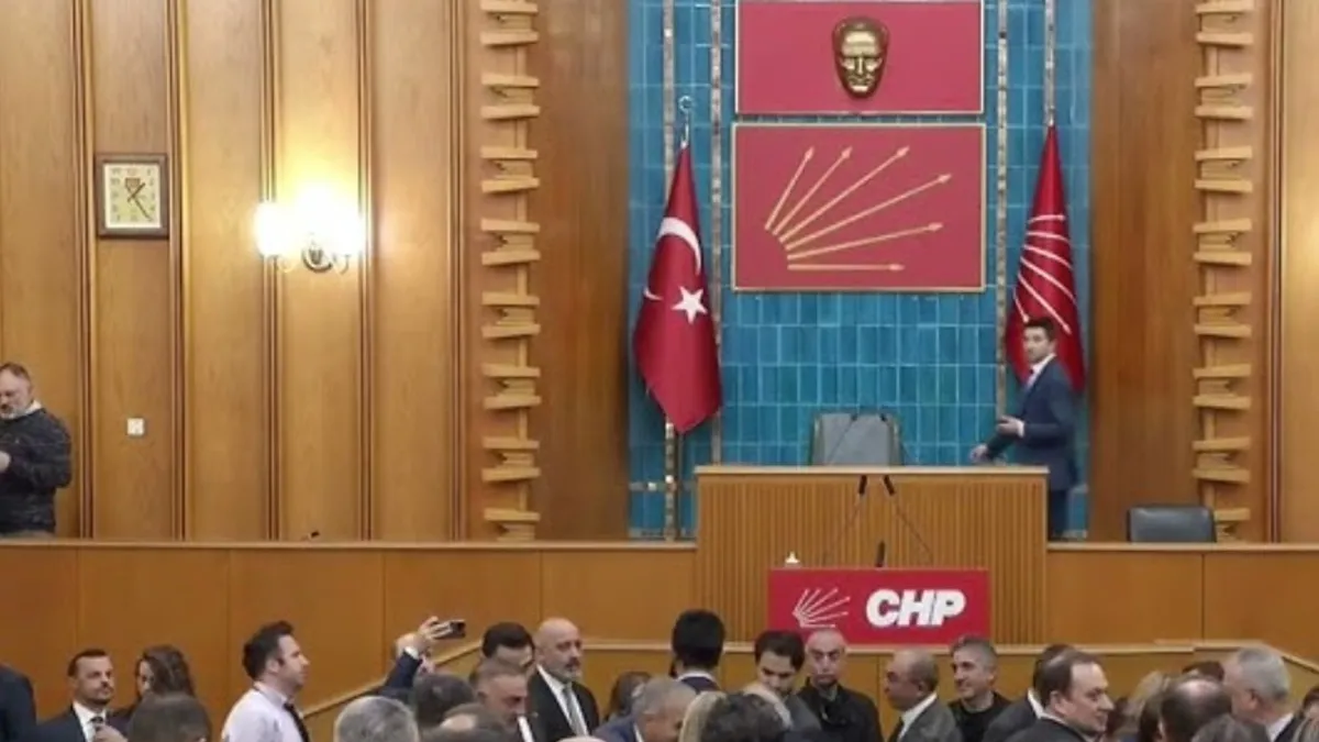 CHP'de 'grup'laşma krizi büyüyor; Kılıçdaroğlu ile Özel karşı karşıya