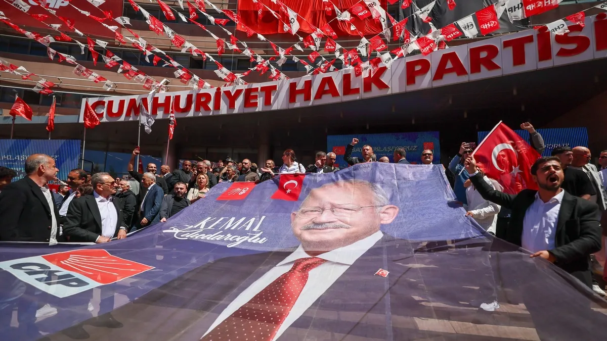 CHP'de taht savaşı: Kılıçdaroğlu, Özel ve 90 vekilin kaderi