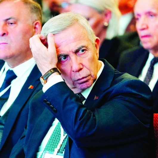 CHP'deki kopuşlar Ankara Meclisinde dengeyi değiştirdi