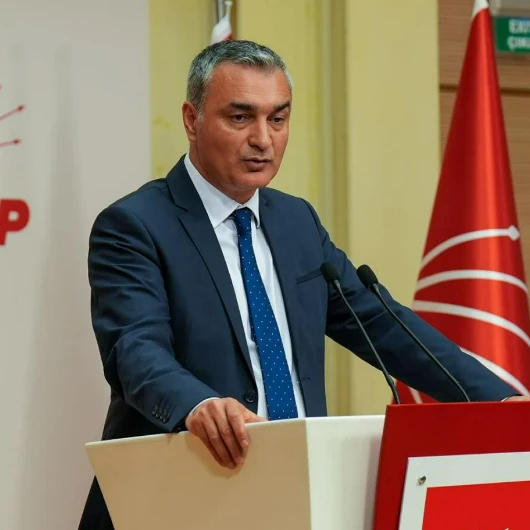 CHP'den Özgür Özel'e İzmir Tepkisi: Hesap Ver, Özür Dile