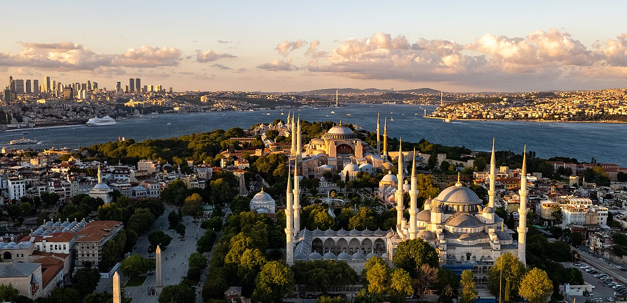 CHP'den Yeni Parti'ye kritik geçiş: İstanbul İl Yönetimi ve 36 ilçe başkanı istifa etti