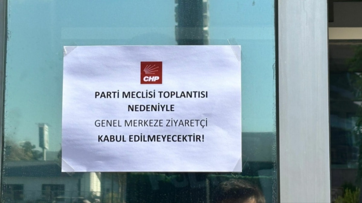 CHP Genel Merkezi'ne PM Toplantısı Nedeniyle Ziyaretçi Yasağı