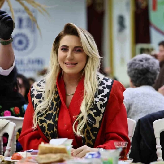 CHP İstanbul'da istifa depremi: Ebru Akgün Pekel ayrıldı