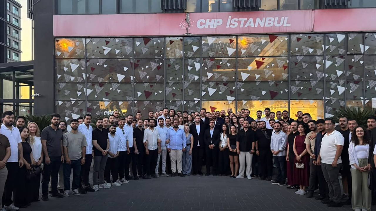 CHP İstanbul Gençlik Kolları'ndan toplu istifa: YENİ Parti'ye katıldılar