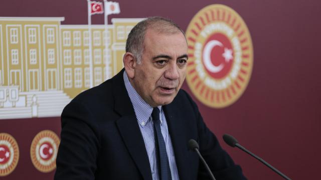 CHP İstanbul İl Kongresi davasında duruşma ertelendi
