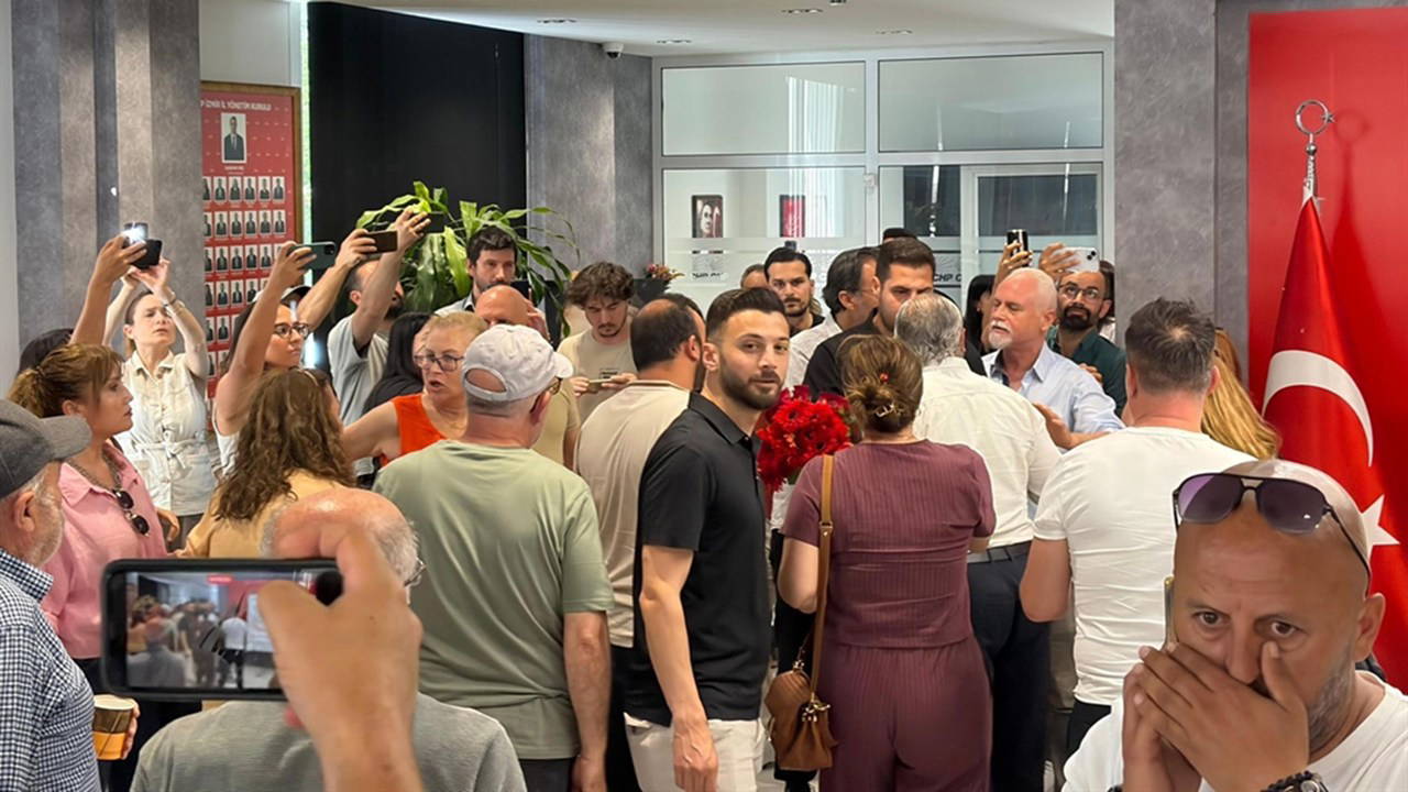 CHP İzmir'de 'butlan' krizi: Destekçiler binadan çıkarıldı