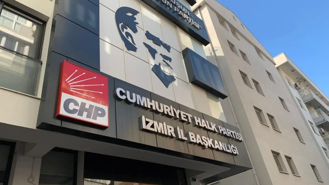 CHP İzmir'de eski ilçe başkanlarından ortak bildiri: İradeye sahip çıkıyoruz