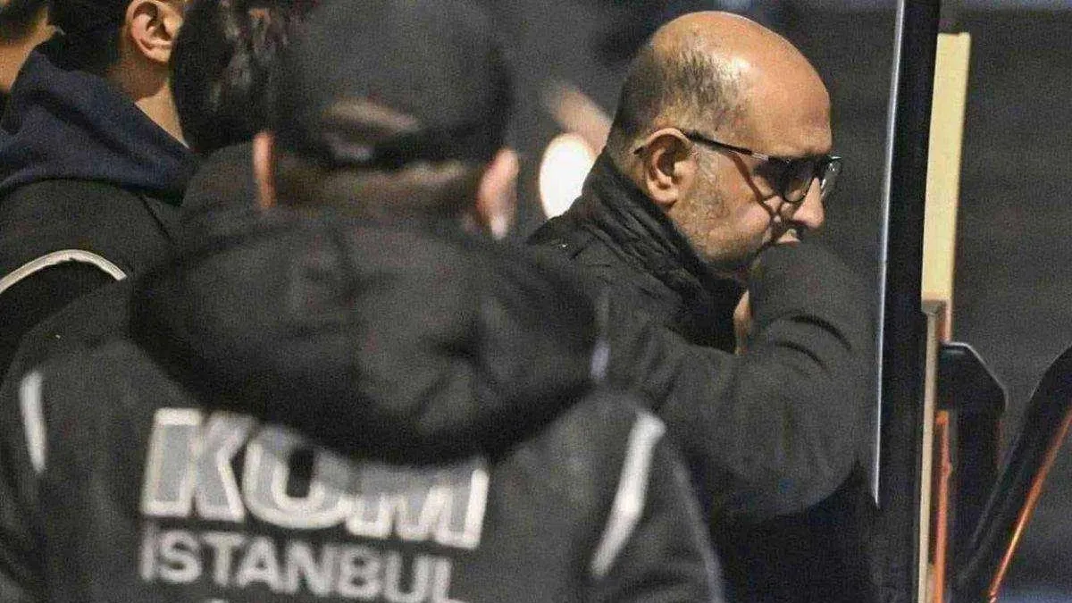 CHP'li belediyelerdeki yolsuzluk davasında karar: 13 sanığa hapis cezası