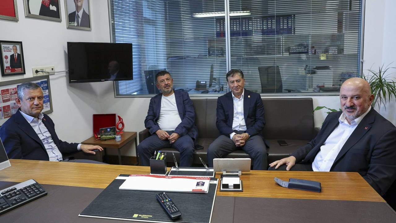 CHP'li Özel'den Bayraktutan'a taziye ziyareti