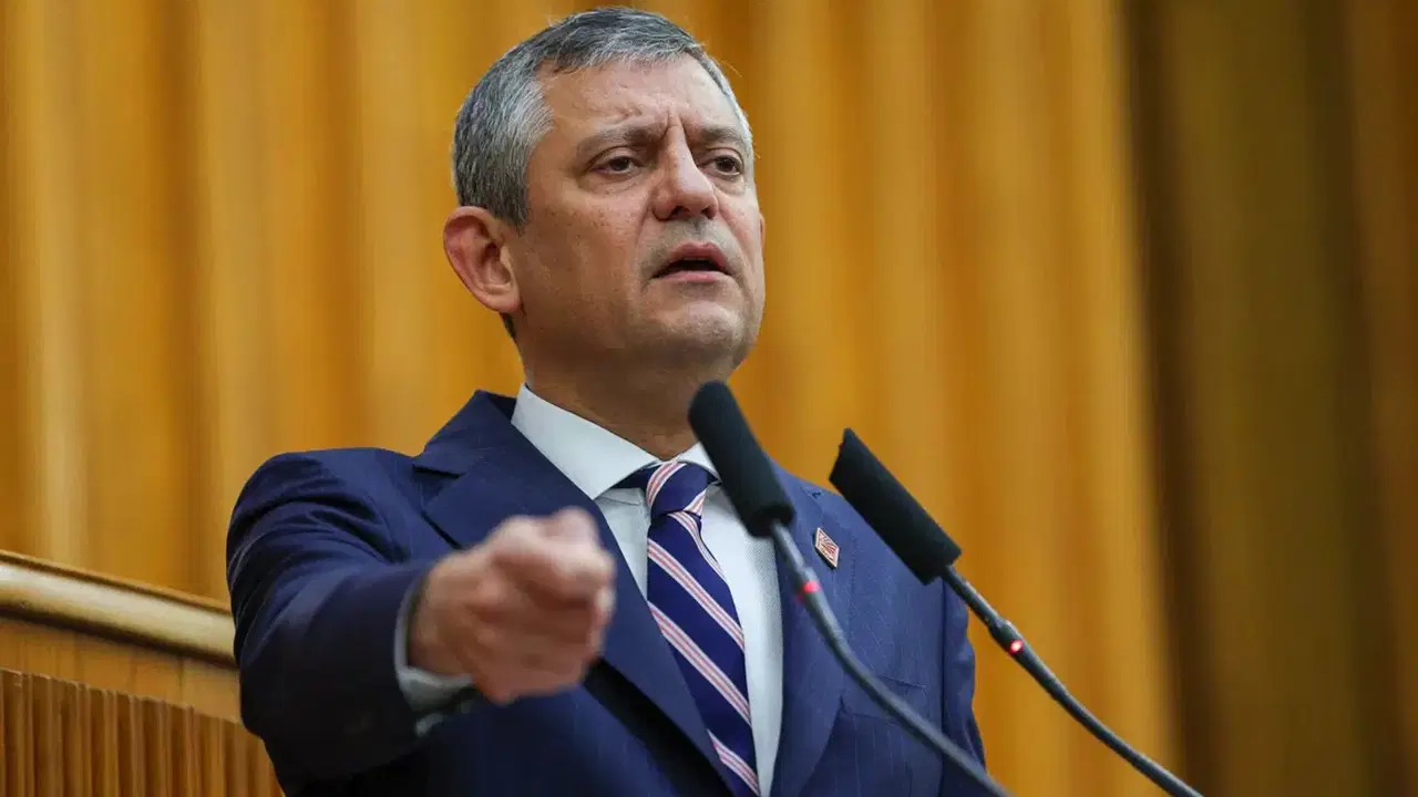 CHP'de 'mutlak butlan' sonrası ilk grup toplantısı: Özgür Özel'in mesajı ne