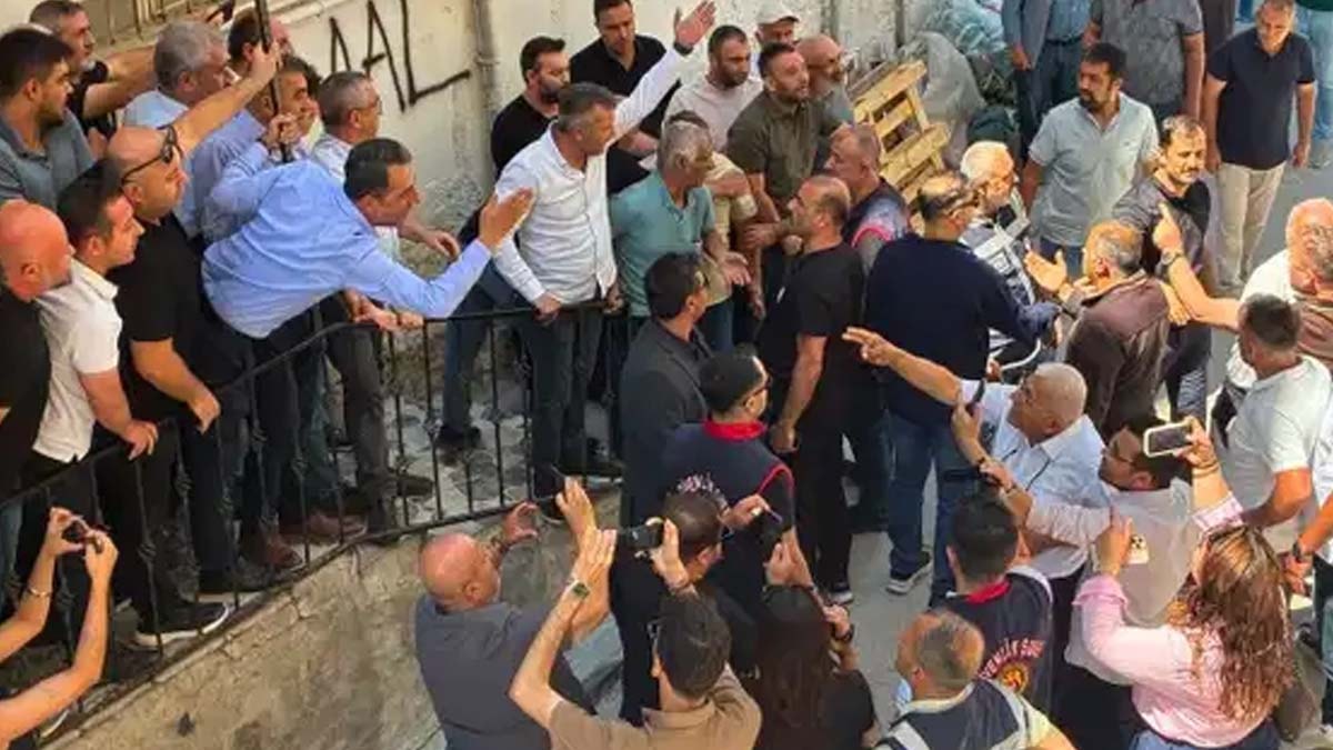 CHP Niğde'de kriz: Seçilmişler atanmış başkanı içeri almadı