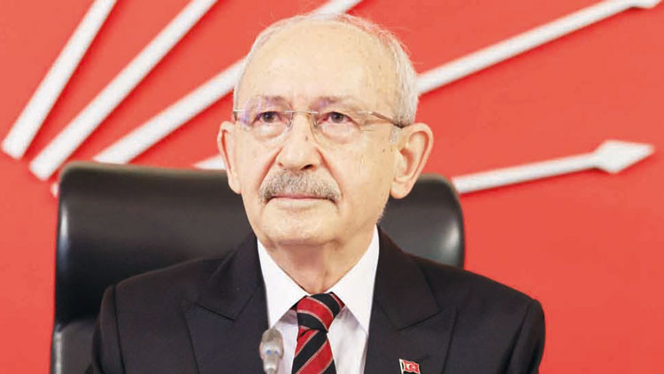 CHP'de paralel mesai: Kılıçdaroğlu MYK'da, Özel kürsüde