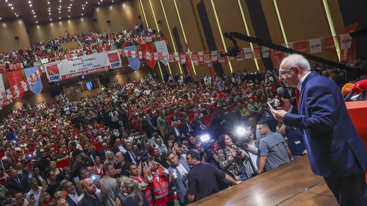 CHP'de 'paralı figüran' iddiaları parti içinde kriz yaratıyor