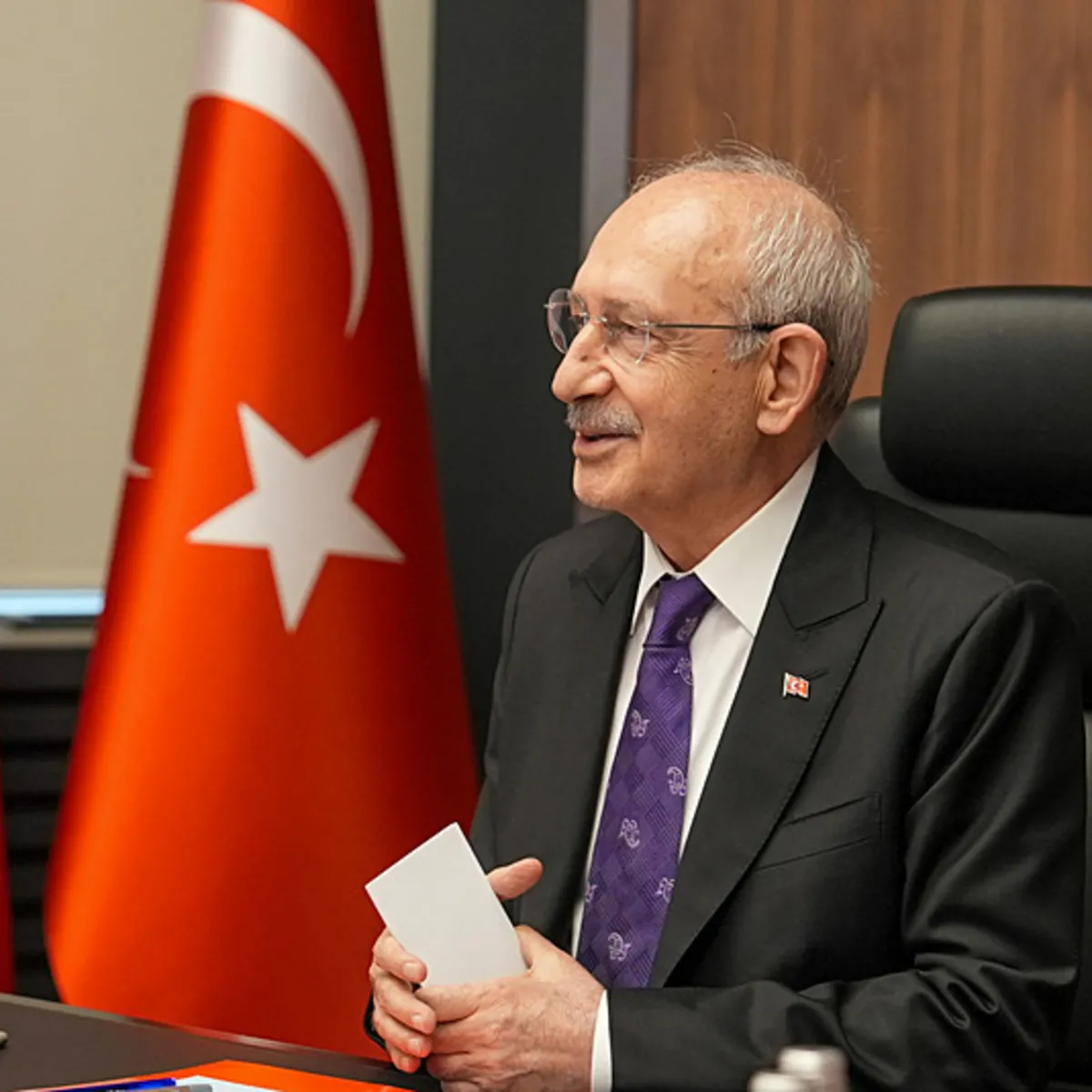 CHP'de parti meclisinden istifa depremi